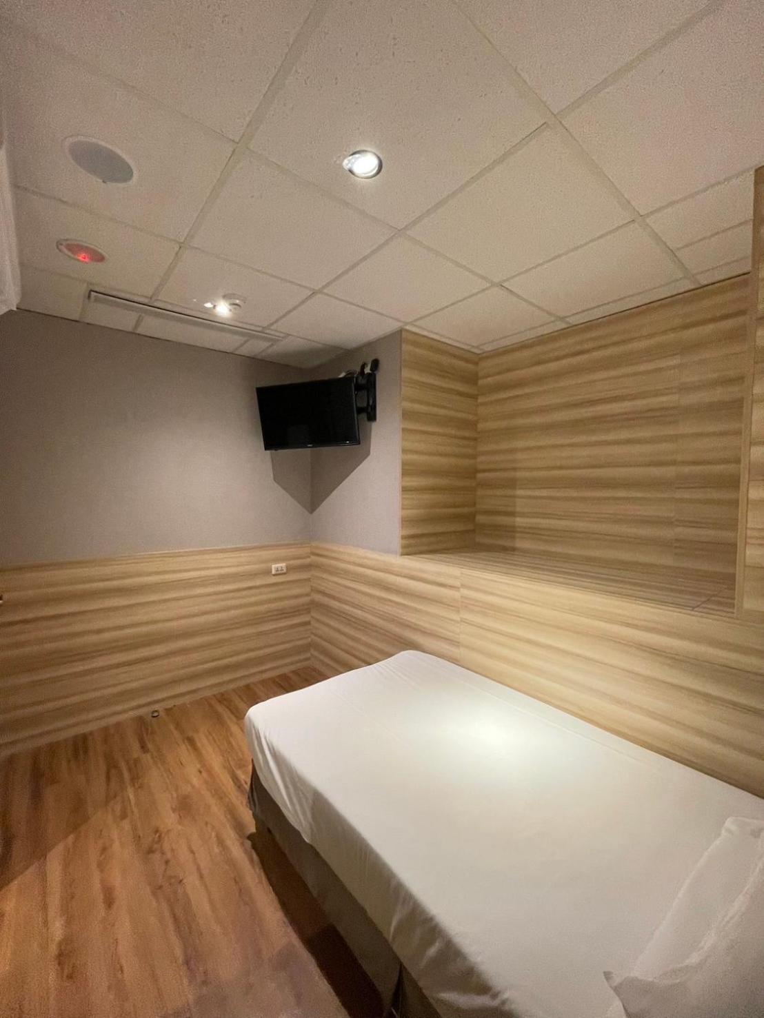 Smile Comma Bed & Breakfast Тайпей Екстериор снимка