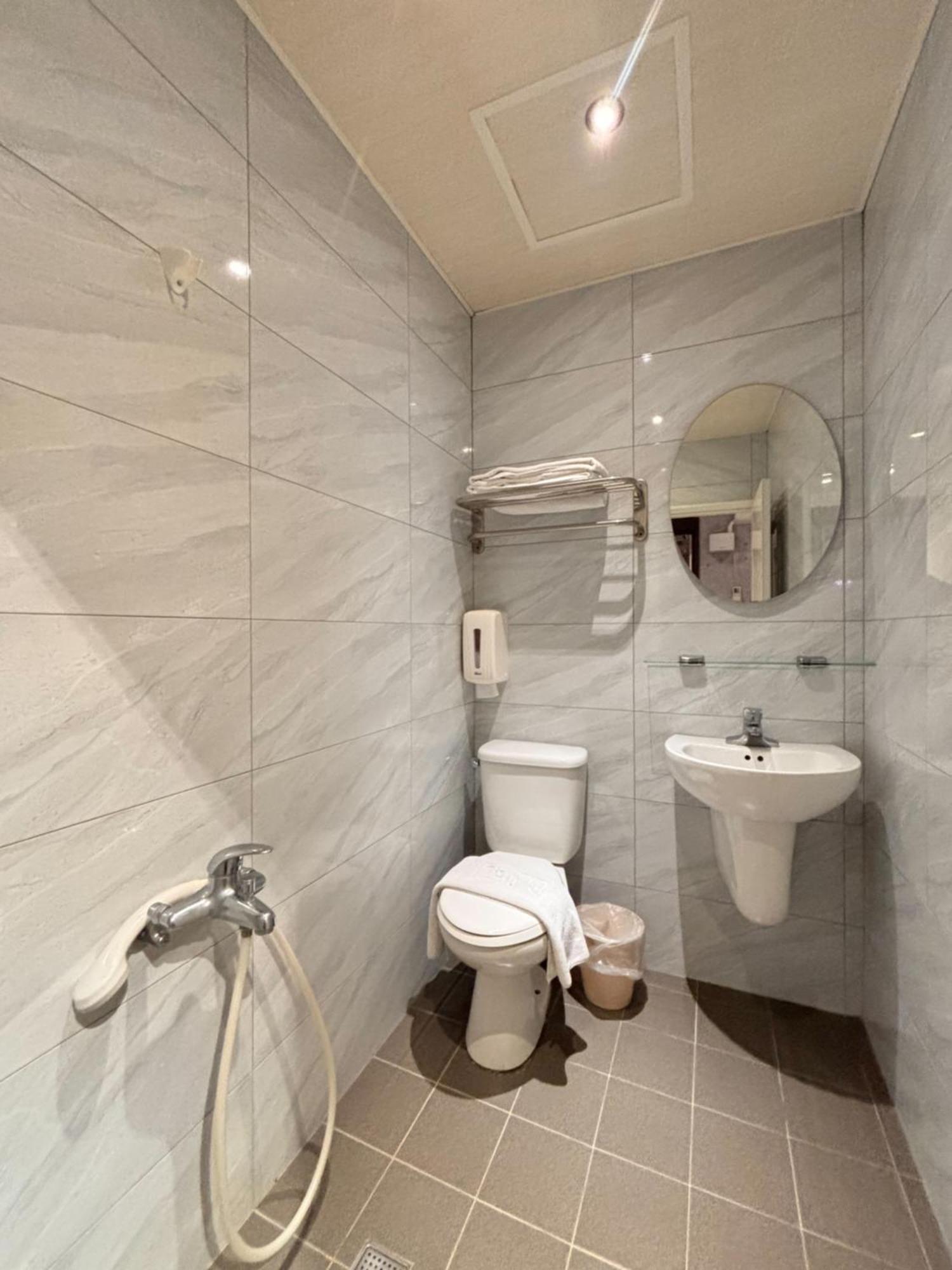 Smile Comma Bed & Breakfast Тайпей Екстериор снимка